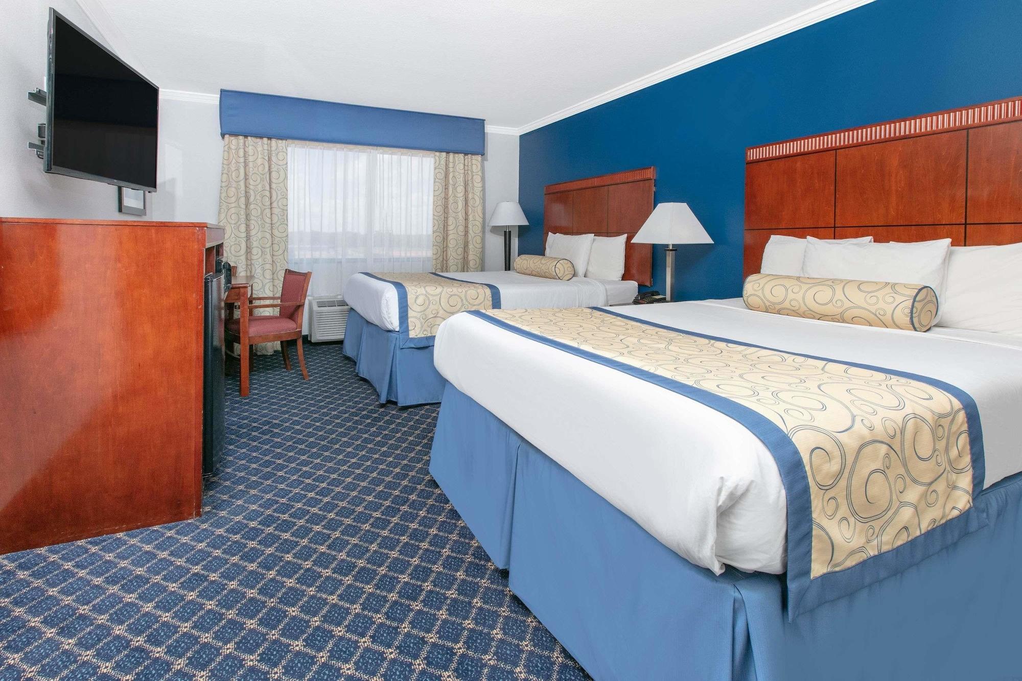 Baymont By Wyndham Mccomb Hotell Eksteriør bilde